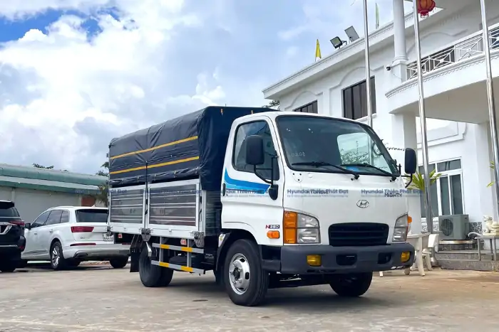 Hyundai New Mighty N250 thùng mui bạt - 2,5 tấn - Ảnh 3