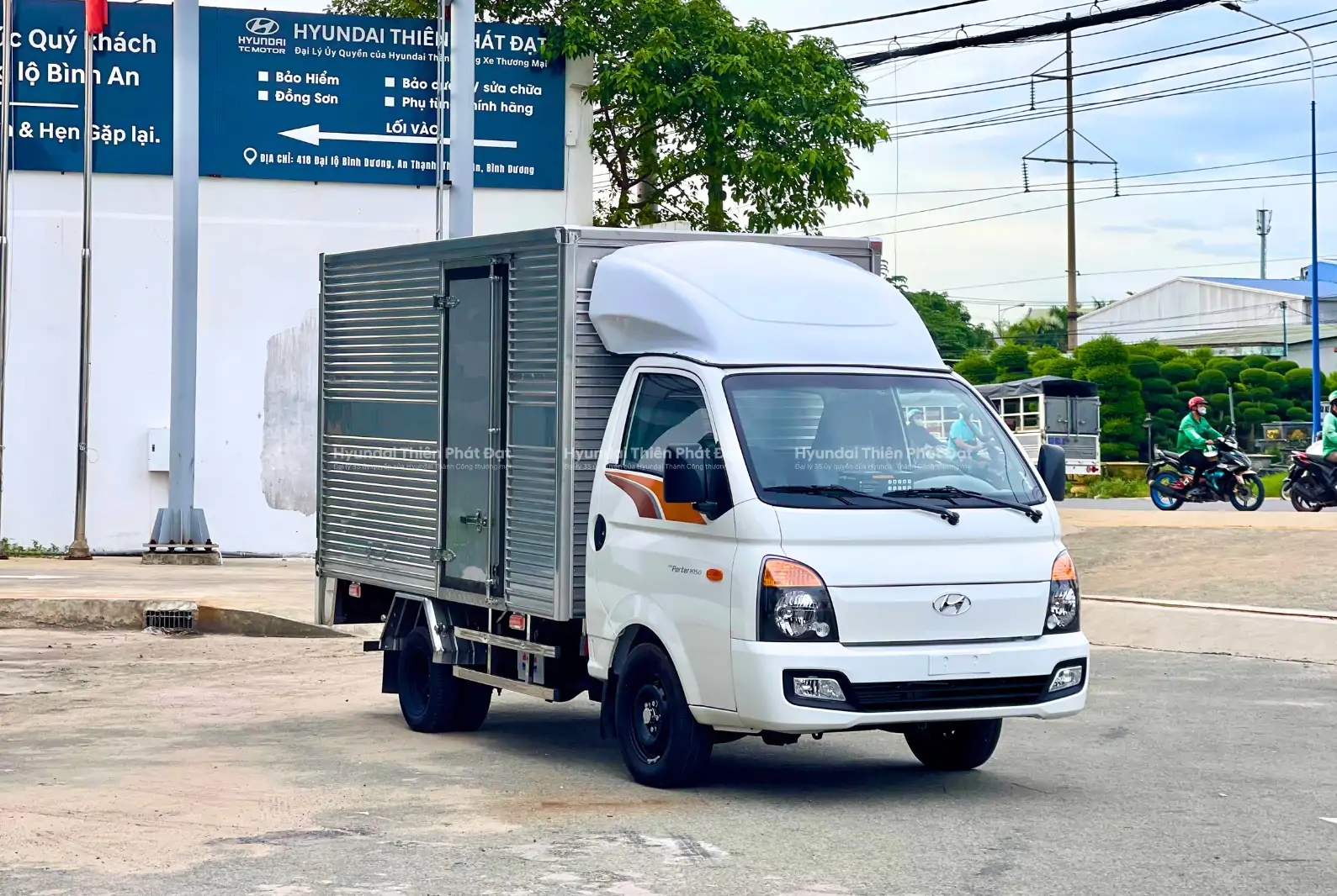 New Porter H150 thùng kín inox 304 tại Hyundai Thiên Phát Đạt
