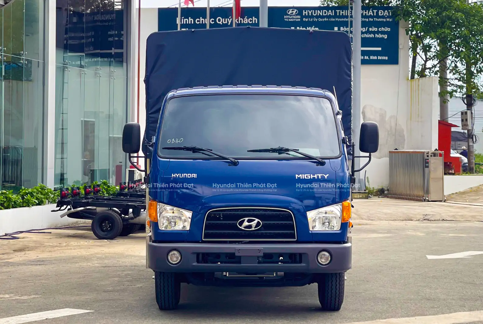 Mighty W11S thùng mui bạt cánh dơi tại Hyundai Thiên Phát Đạt