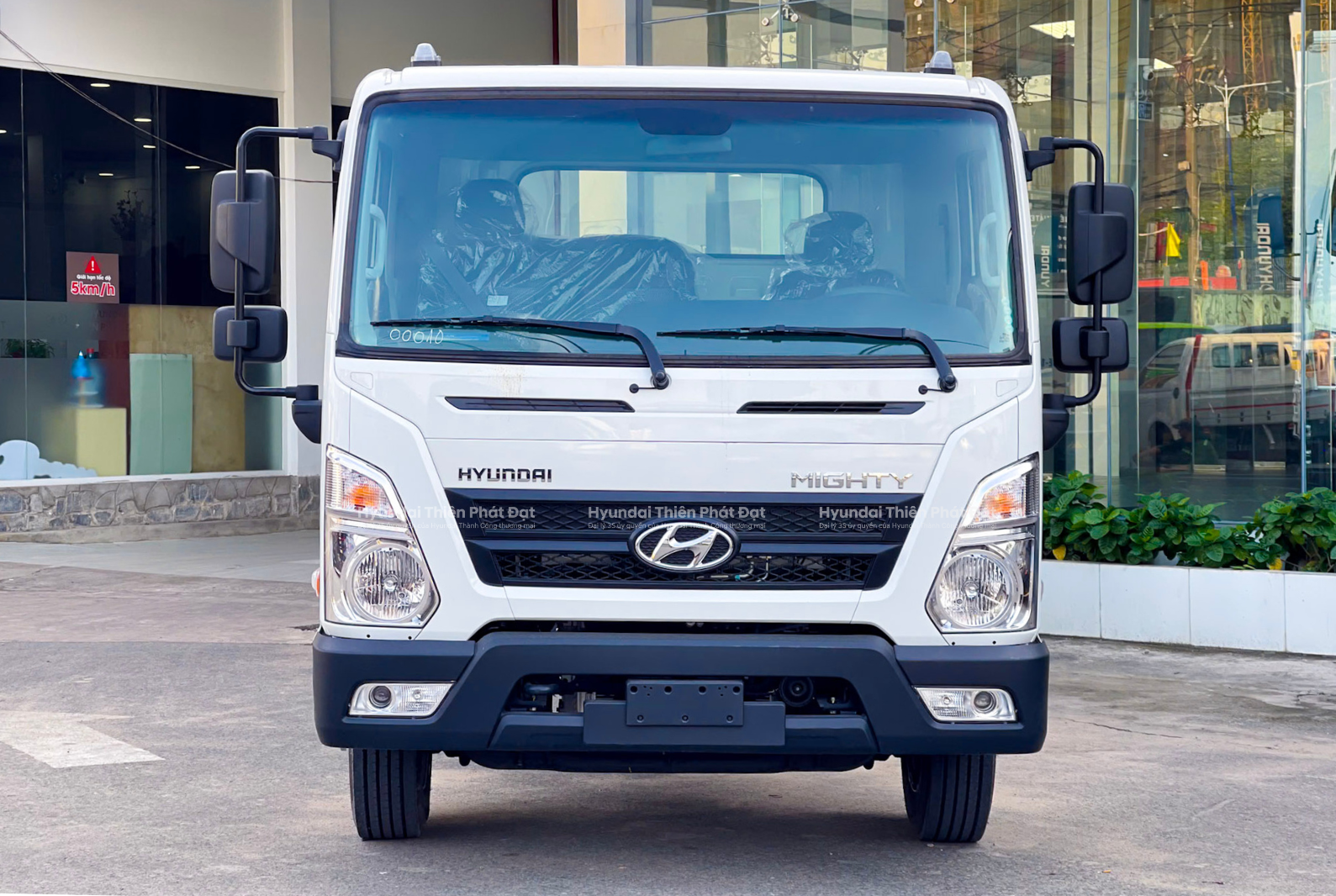 Ngoại thất của Hyundai EX11XL tại Hyundai Thiên Phát Đạt