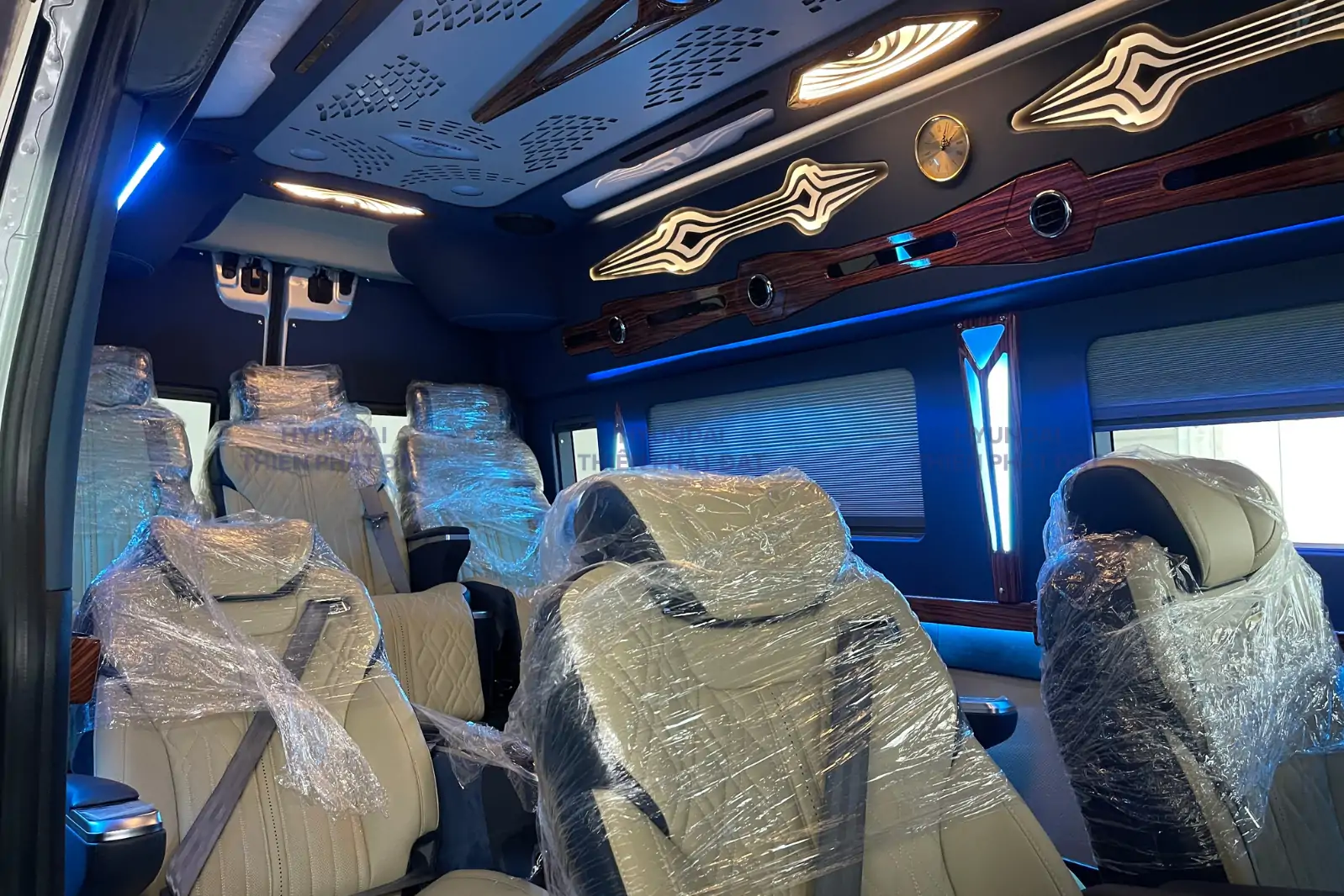 NỘI THẤT HYUNDAI SOLATI LIMOUSINE