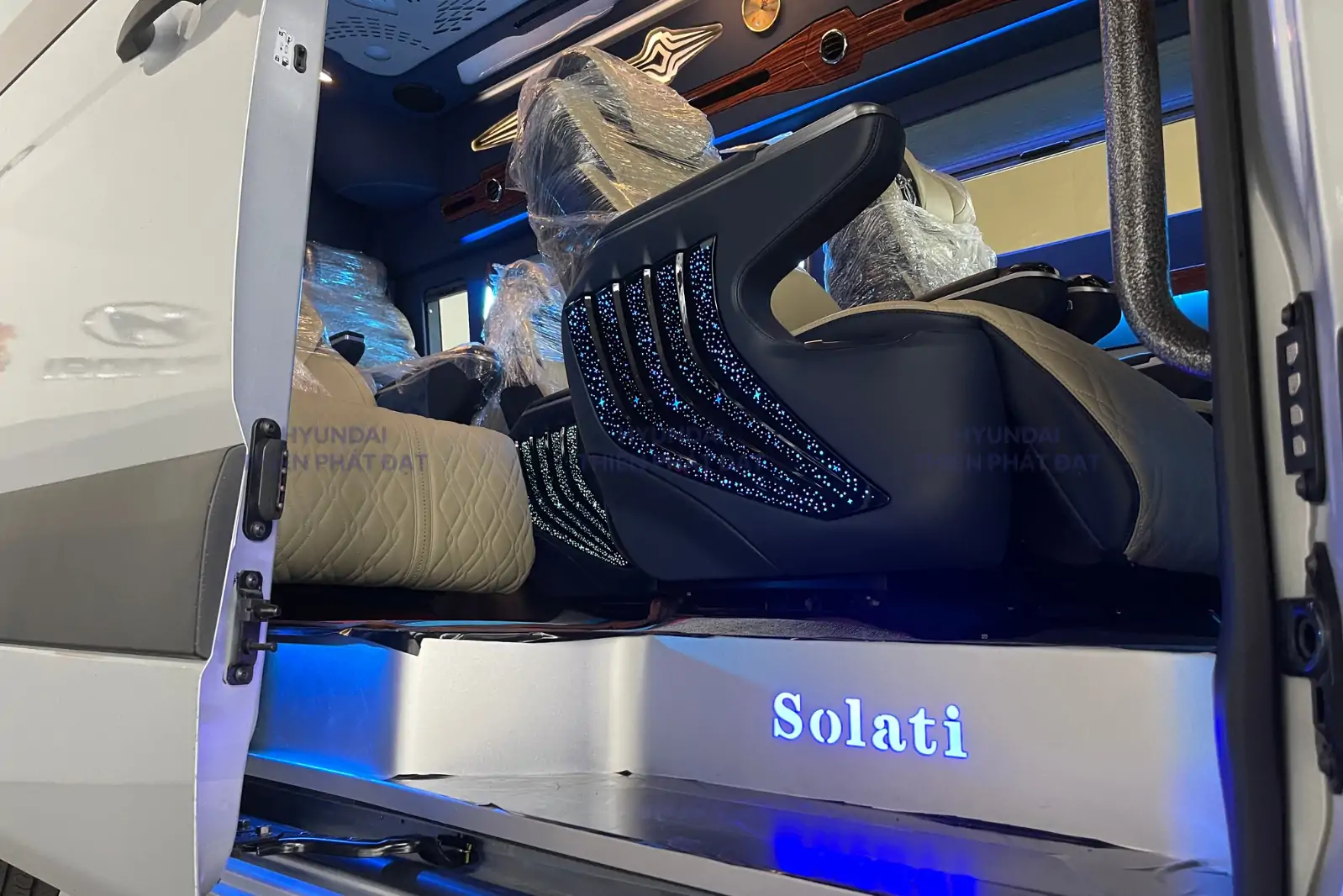 NỘI THẤT HYUNDAI SOLATI LIMOUSINE