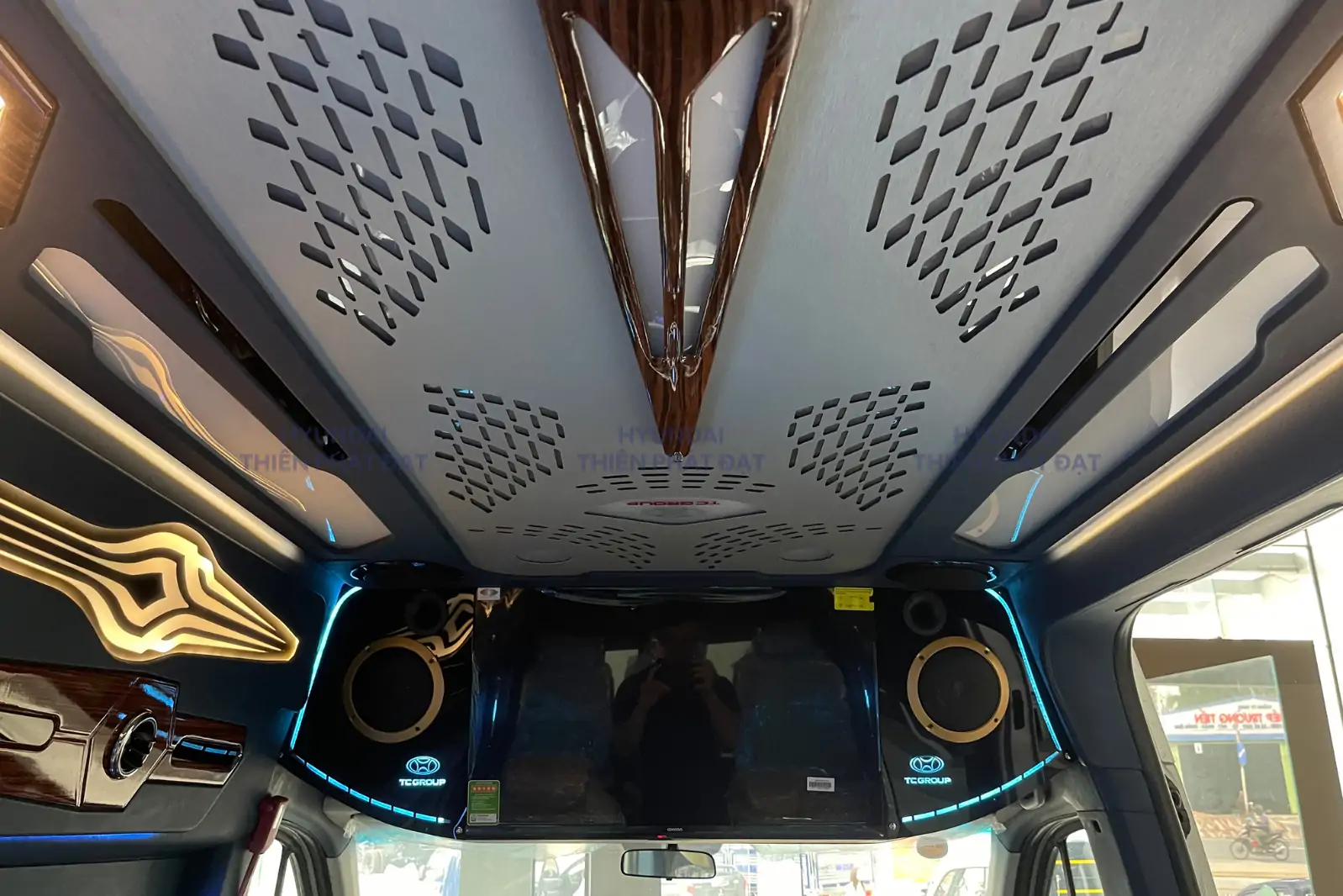 NỘI THẤT HYUNDAI SOLATI LIMOUSINE